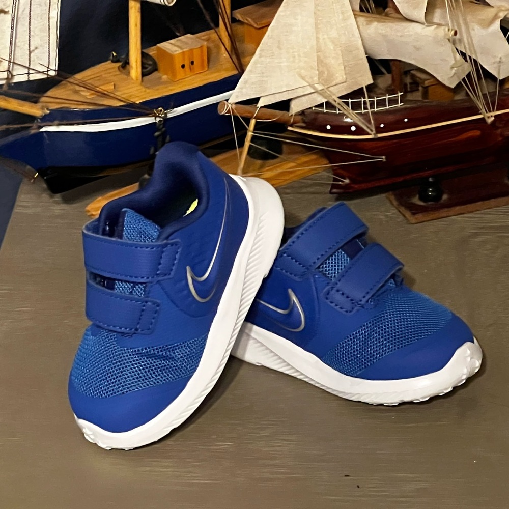 NIKE Star Runners